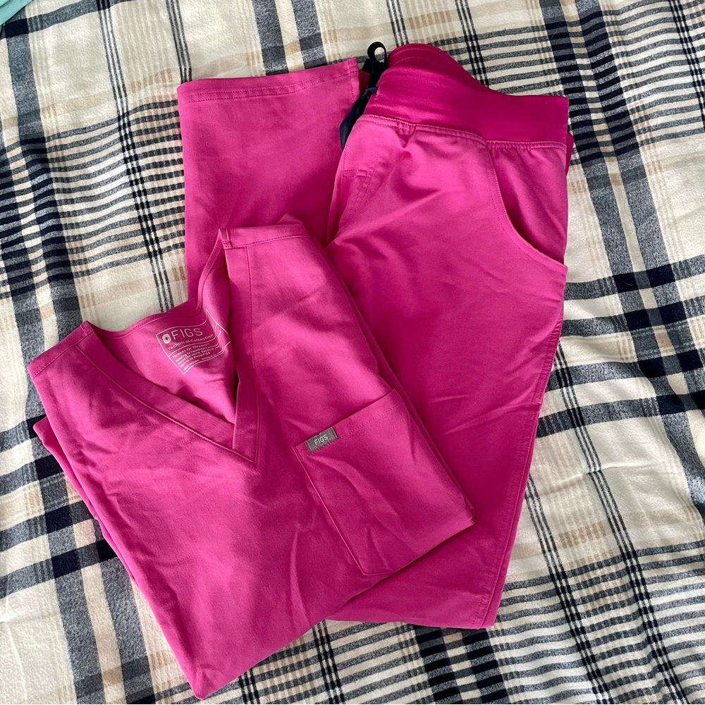 Figs in Electric Orchid — L Catarina One-Pocket Top & L Tall Kade Cargo Pants
